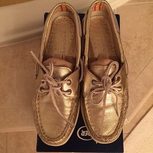 Sperry Top Sider in Gold Metallic Platinum